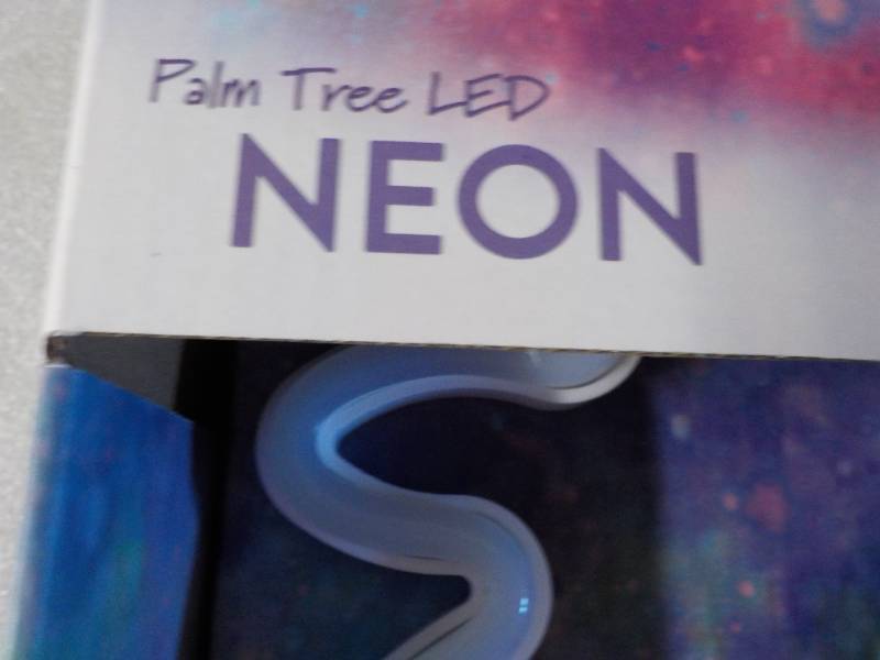 Urban Shop Palm Tree LED Neon 12 T...