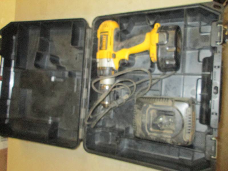 dewalt 14 volt drill with battery a...