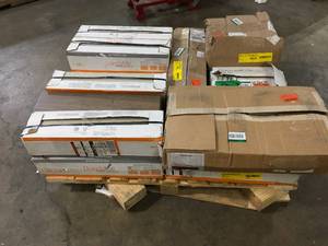 Pallet of Mixed Flooring Customer Returns See Terms on Auction