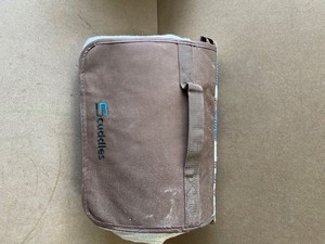 lot 79 image: Wakeman Outdoors Oversized Outdoor Picnic Blanket with Foam Padding