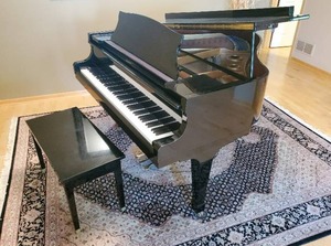 K. Kawai Baby Grand Piano In Ebony KG Series