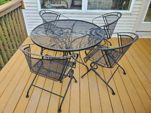 Outdoor Patio Table With 4 Chairs