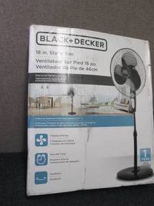 lot 7 image: Black & Decker 18 Pedestal Fan ope...