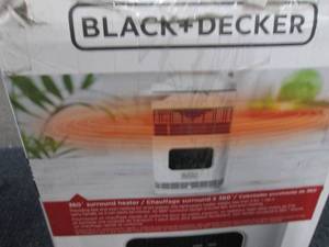 lot 11 image: Black & Decker 360 Surround Heater ...