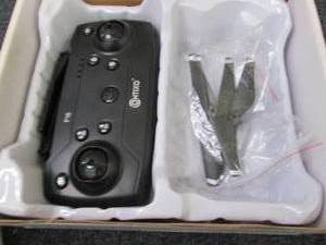 lot 13 image: Contixo F16 Drone remote & blades...