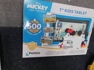 lot 31 image: Pebble Gear Disney Mickey mouse Kid...