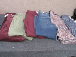 lot 39 image: 4 Pr Assorted Talbots NWT Pants , 2...