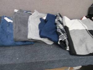 lot 40 image: 4 Pr Assorted Talbots NWT Pants , 2...