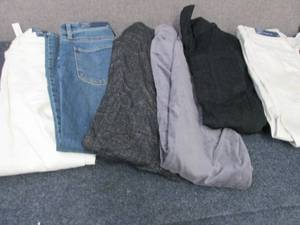 lot 53 image: 6 Pr Assorted Talbots NWT Pants  Si...