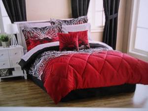 lot 114 image: Spirals 20 pc Bedroom Set- Queen op...