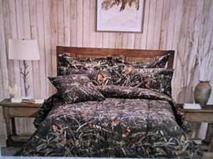 lot 115 image: RealTree MAX 4Camo 4 pc Comforter S...