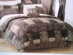 lot 116 image: Senegal 20 pc Bedroom Set - Full op...