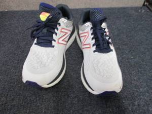 lot 122 image: New Balance Womens Fresh Foam 680v...