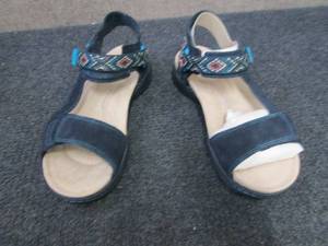 lot 125 image: Clarks Womens Amanda Step Sandal N...