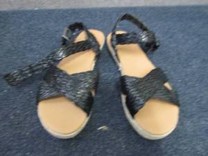 lot 151 image: Journee Collection Womens Brooke B...