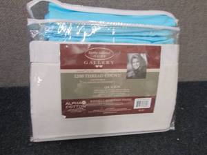 lot 166 image: Kathy Ireland Home 1200 Thread Coun...