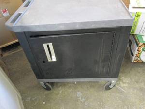 lot 229 image: Low Rolling Electrical Cart...