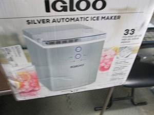 lot 280 image: Igloo 33-Lb Ice Maker - Silvertone ...