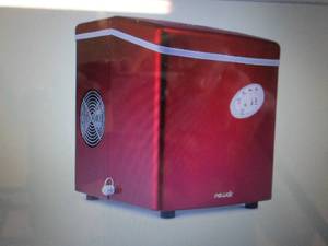 lot 289 image: NewAir Portable Ice Maker - AI-100R...