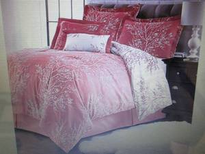 lot 310 image: Spirit Linen Home Plush Reversible ...