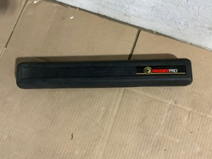 lot 14 image: Husky Professional Micro Adjusting Torque Wrench. See Pictures
