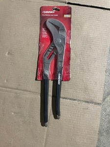 lot 44 image: Husky 16 in. Groove Joint Pliers See pictures