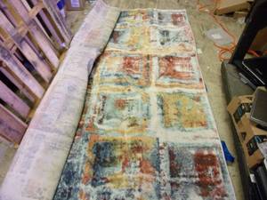 lot 9 image: Tayse Rugs Reina Rowan Contemporary...