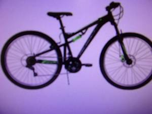 lot 16 image: Huffy Marker Mens 26 21-Speed Mou...