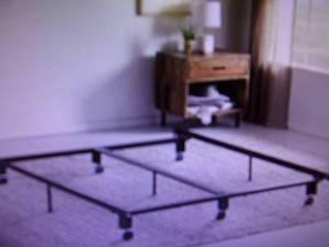 lot 63 image: Brookside Wedge Locking Metal Bed F...