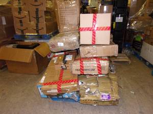 lot 75 image: pallet of items that are missing pi...