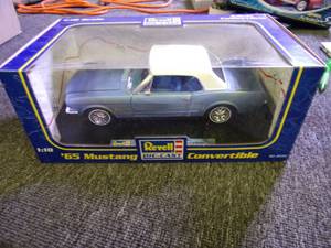 lot 119 image: Revell diecast 118 1965 mustang co...