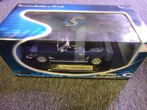 lot 122 image: mira solido ford mustang convertibl...