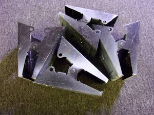 lot 182 image: 4 metal clamps ...