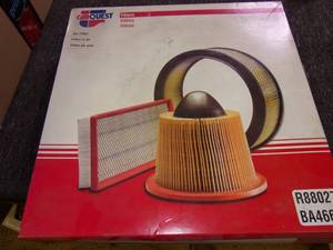 lot 262 image: box of 4 carquest R88027 aire filte...