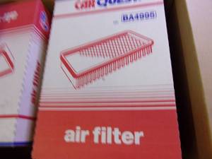 lot 277 image: box of 6 R88327 air filters ...