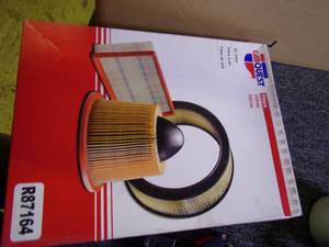 lot 280 image: box of 7 carquest R87164 air filter...
