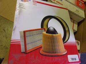 lot 284 image: box of 9 R88186 carquest air filter...