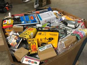 Gaylord of Misc tools, hardware and household Items various models and conditions Customner Returns See Terms on Auction