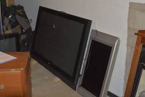 lot 97 image: lot of 3 Televisions
