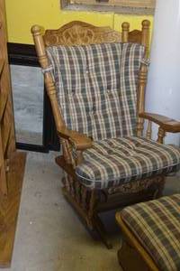 lot 99 image: Wooden Rocking Chair