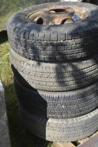 lot 77 image: Lot of Tires and rims