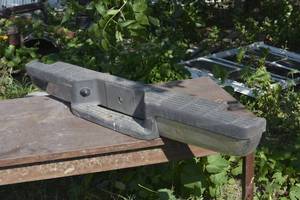 lot 79 image: Ford Bumper