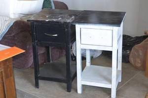 lot 101 image: 2 side tables