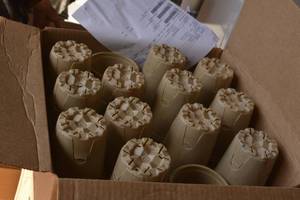 lot 115 image: box of Biodegradable Plant containers