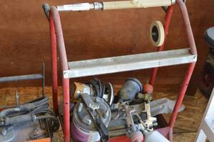 lot 122 image: Car painting supplies and router