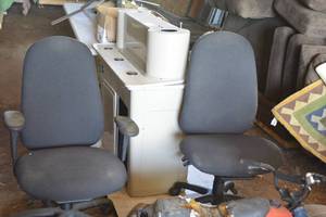 lot 131 image: Computer Chairs