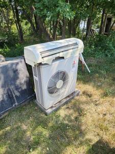 lot 81 image: LG Mini Split Conditioner