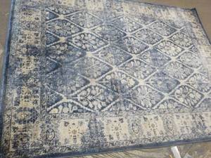 5 ft x 7 ft Area Rug -Brand New- Bl...