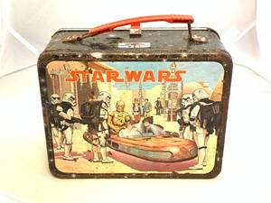 lot 1 image: 1977 Vintage Star Wars Metal Lunchbox