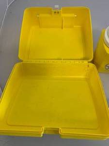 lot 6 image: 1978 Garfield Lunchbox with Thermos